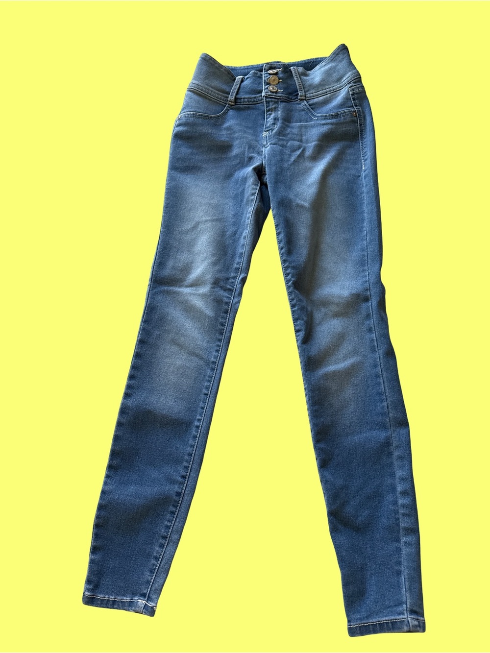 WALLFLOWER mid/low rise (8.5”) skinny jeans with three buttons